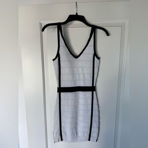 Chic Sleeveless White and Black Mini Dress